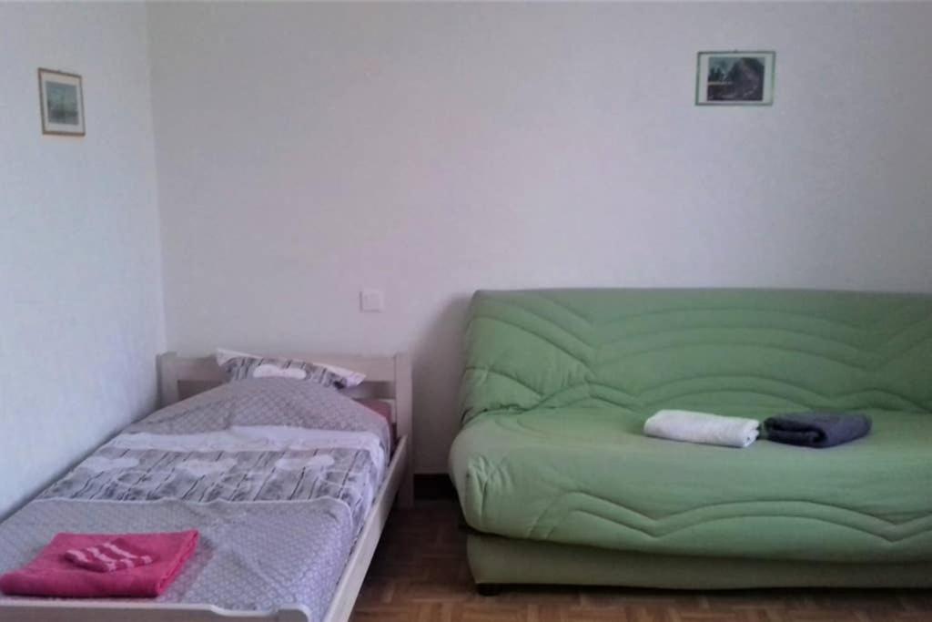 Spacieux Appartement Proche Centre Et Piscine Condom Buitenkant foto