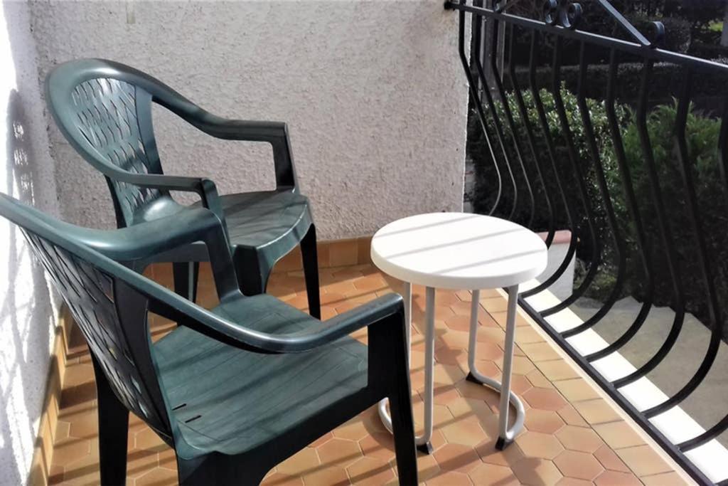 Spacieux Appartement Proche Centre Et Piscine Condom Buitenkant foto