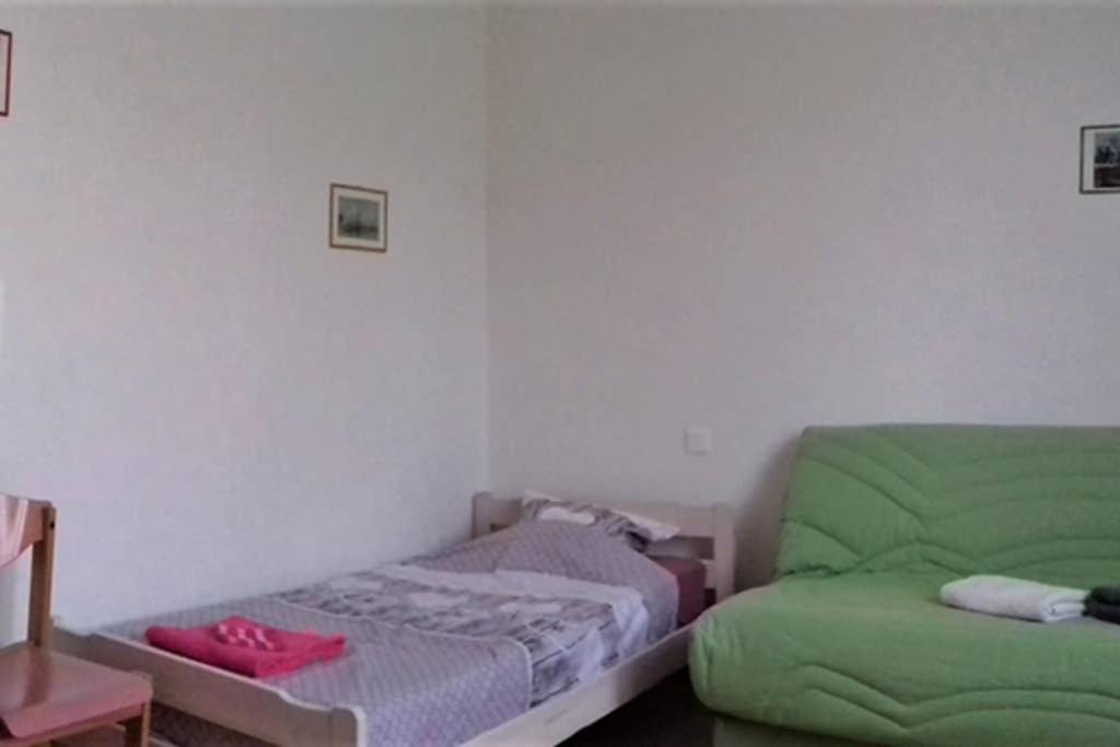 Spacieux Appartement Proche Centre Et Piscine Condom Buitenkant foto