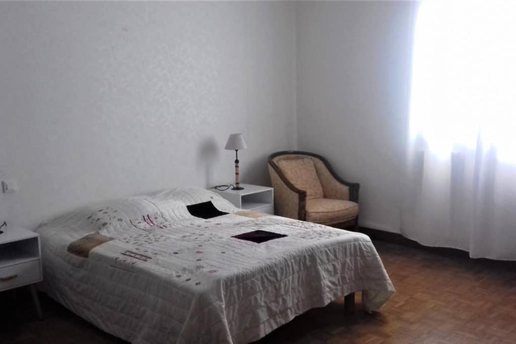 Spacieux Appartement Proche Centre Et Piscine Condom Buitenkant foto